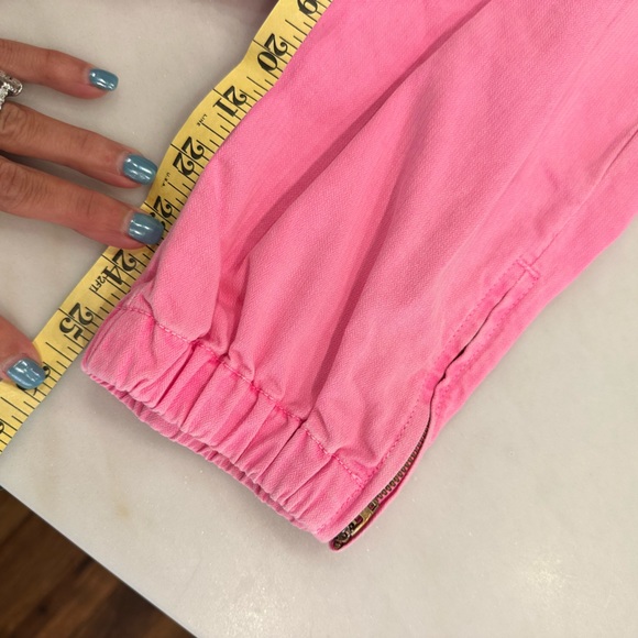 SUNDRY pink cargo joggers in size SUNDRY sizing of 2 which is like a medium. - Picture 5 of 13